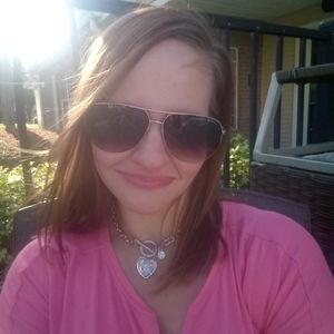 Meet your Posher, Alisha